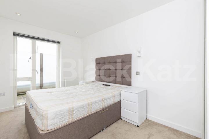 3 bed 3 bath property in the heart of east London with a Terrace Heneage Street , White Chapel  